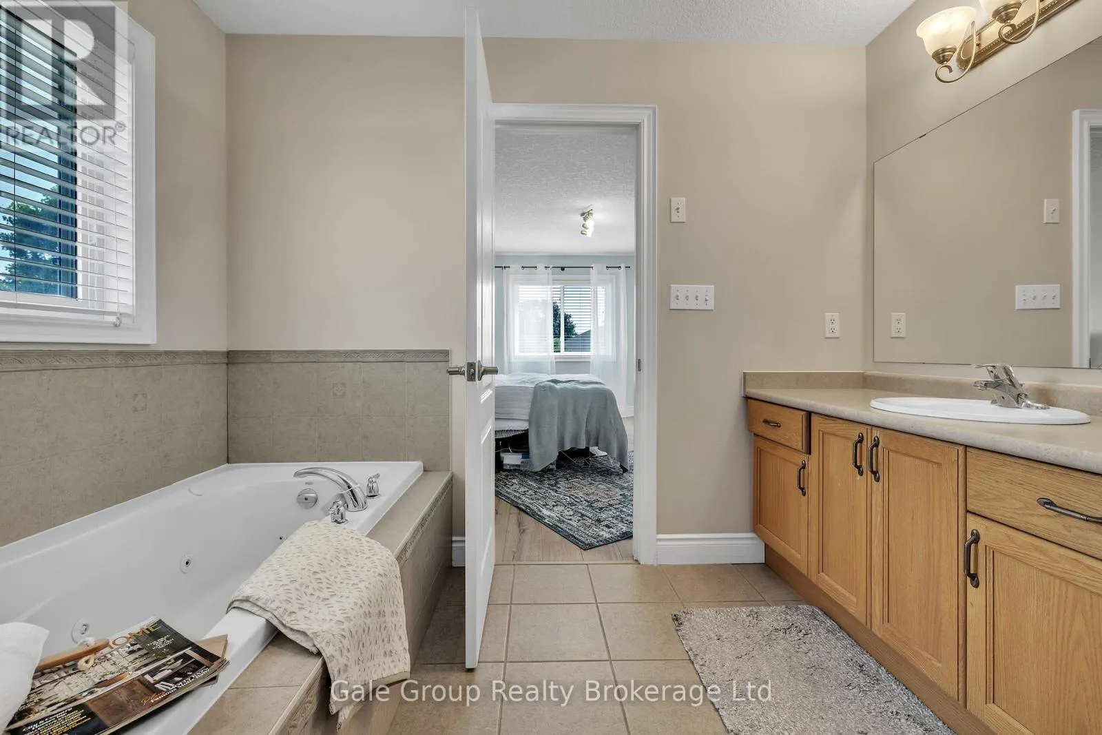 10 WESTVIEW COURT