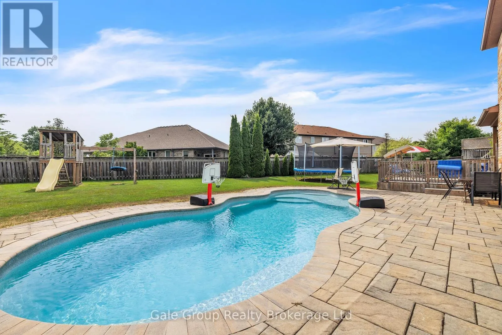 10 WESTVIEW COURT