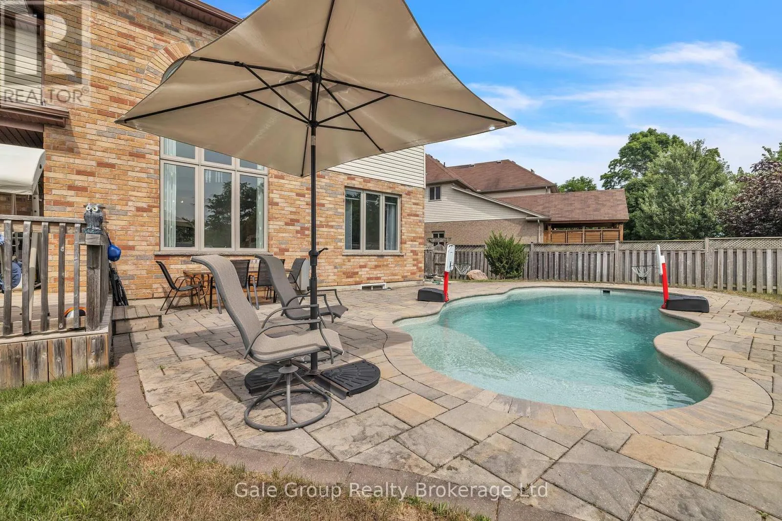10 WESTVIEW COURT