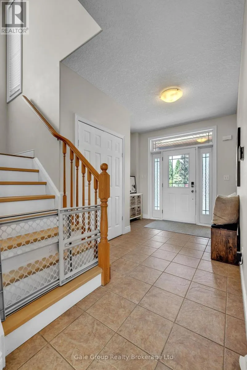 10 WESTVIEW COURT