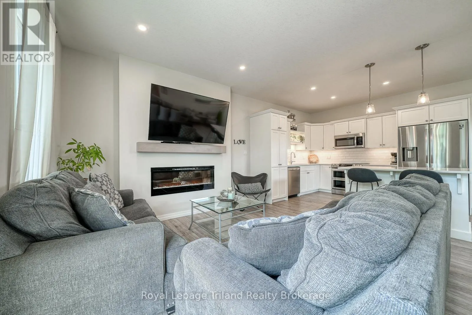 30 LIVINGSTON DRIVE