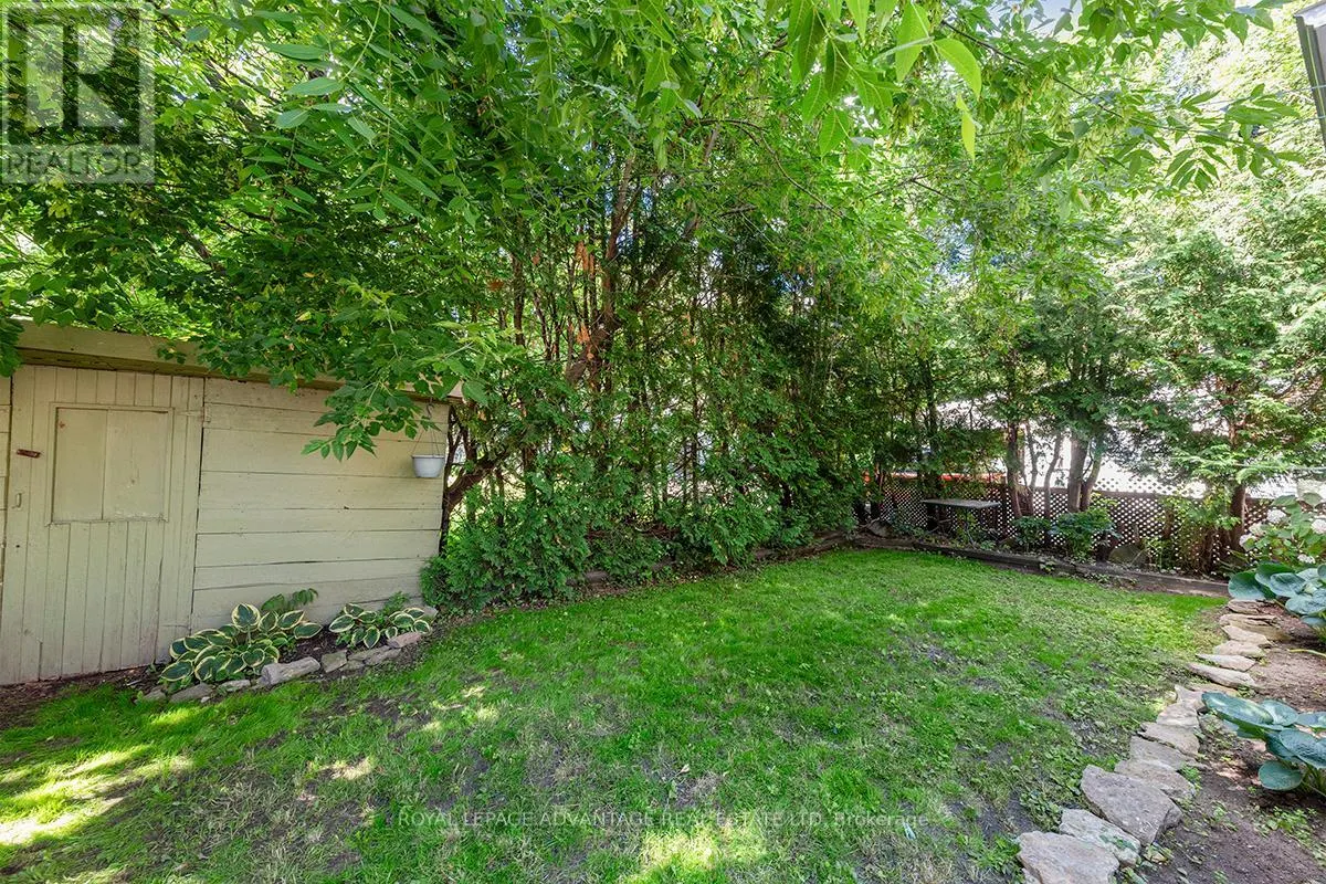 6 FOSTER AVENUE