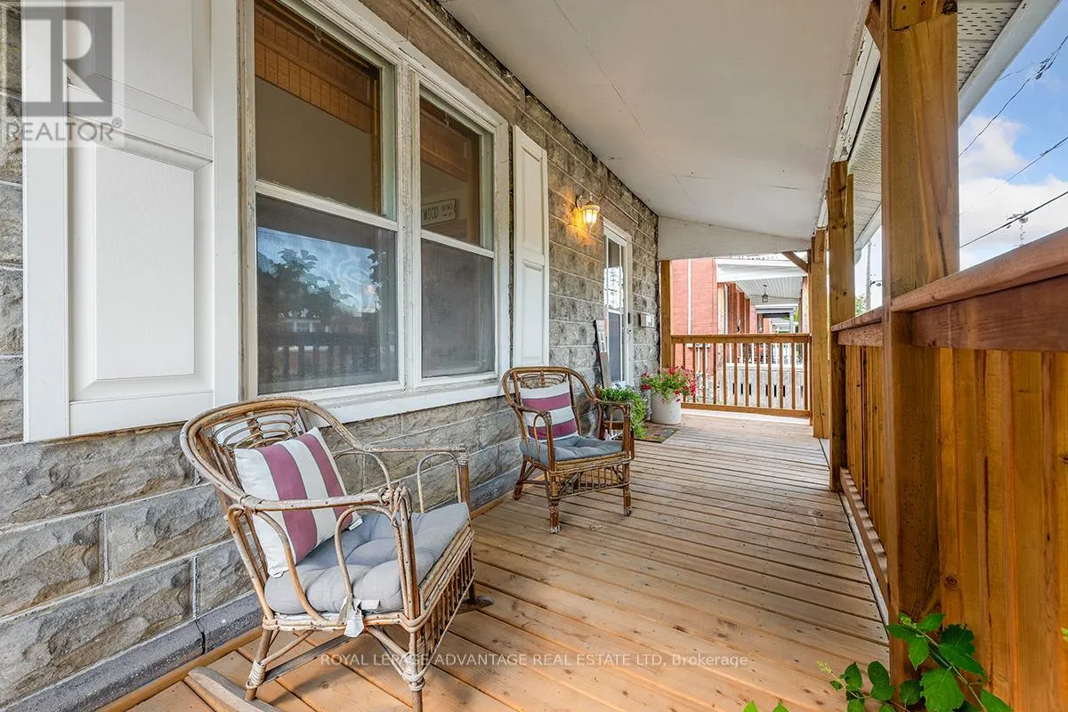 6 FOSTER AVENUE