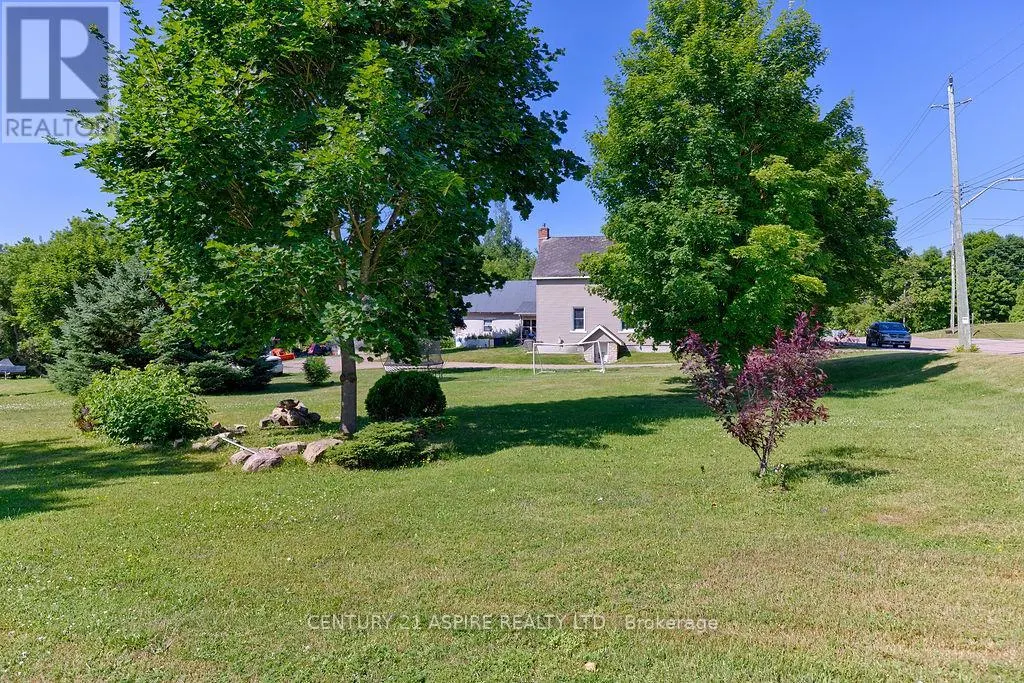 75 BONNECHERE STREET E