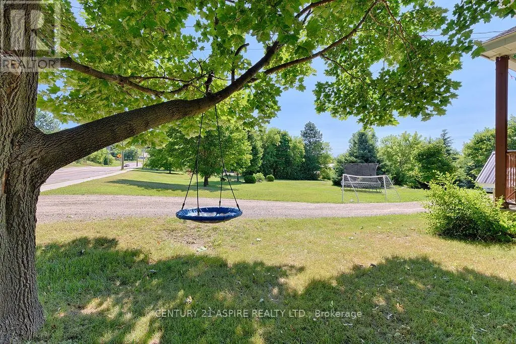 75 BONNECHERE STREET E