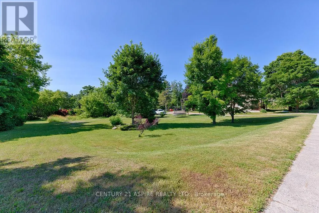 75 BONNECHERE STREET E