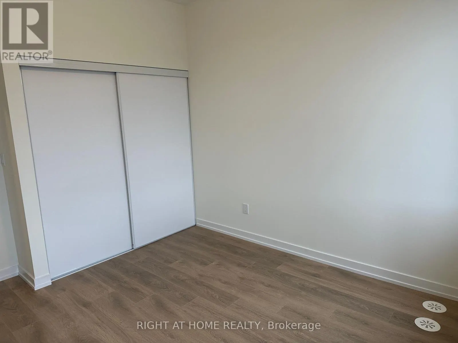 1204 - 160 DENSMORE ROAD, #1204