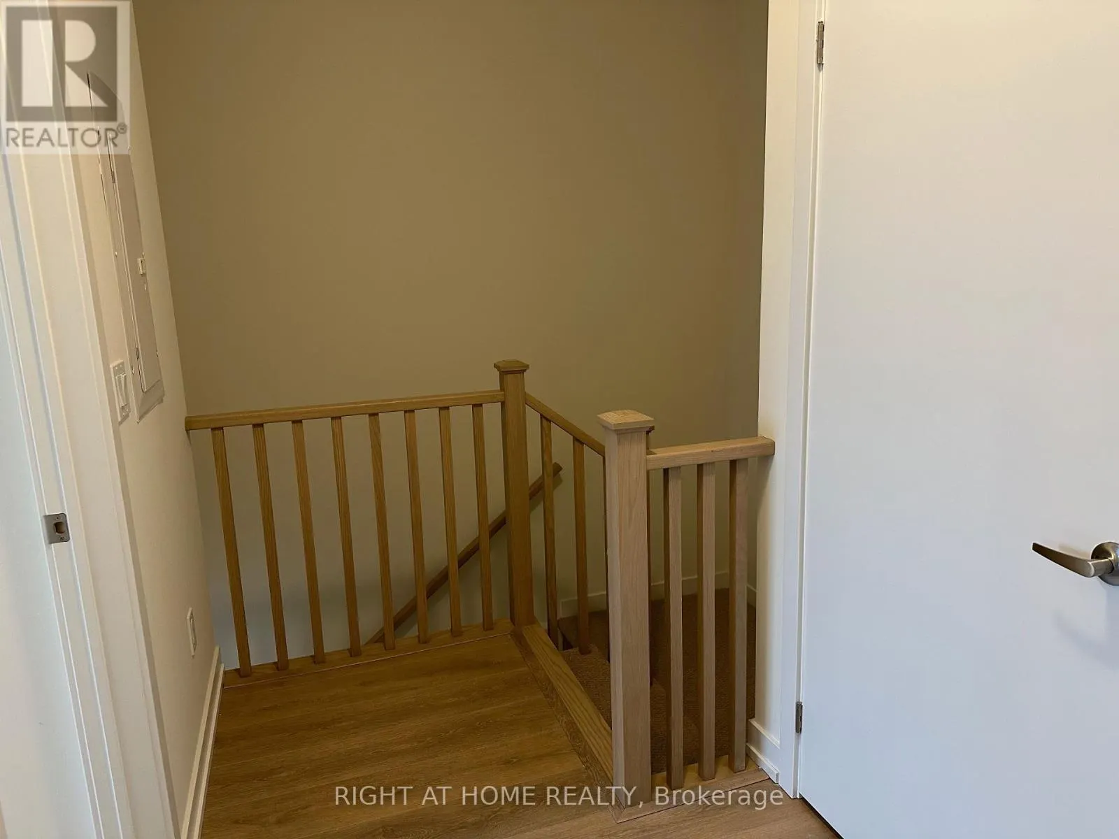 1204 - 160 DENSMORE ROAD, #1204