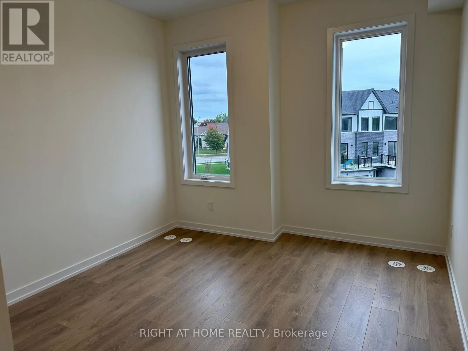 1204 - 160 DENSMORE ROAD, #1204