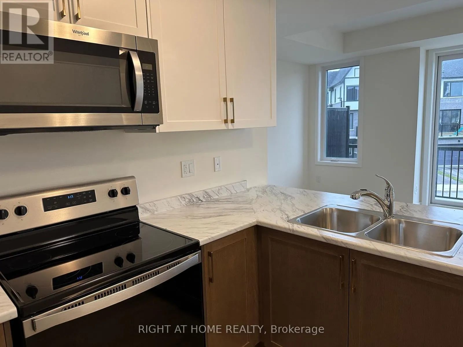 1204 - 160 DENSMORE ROAD, #1204
