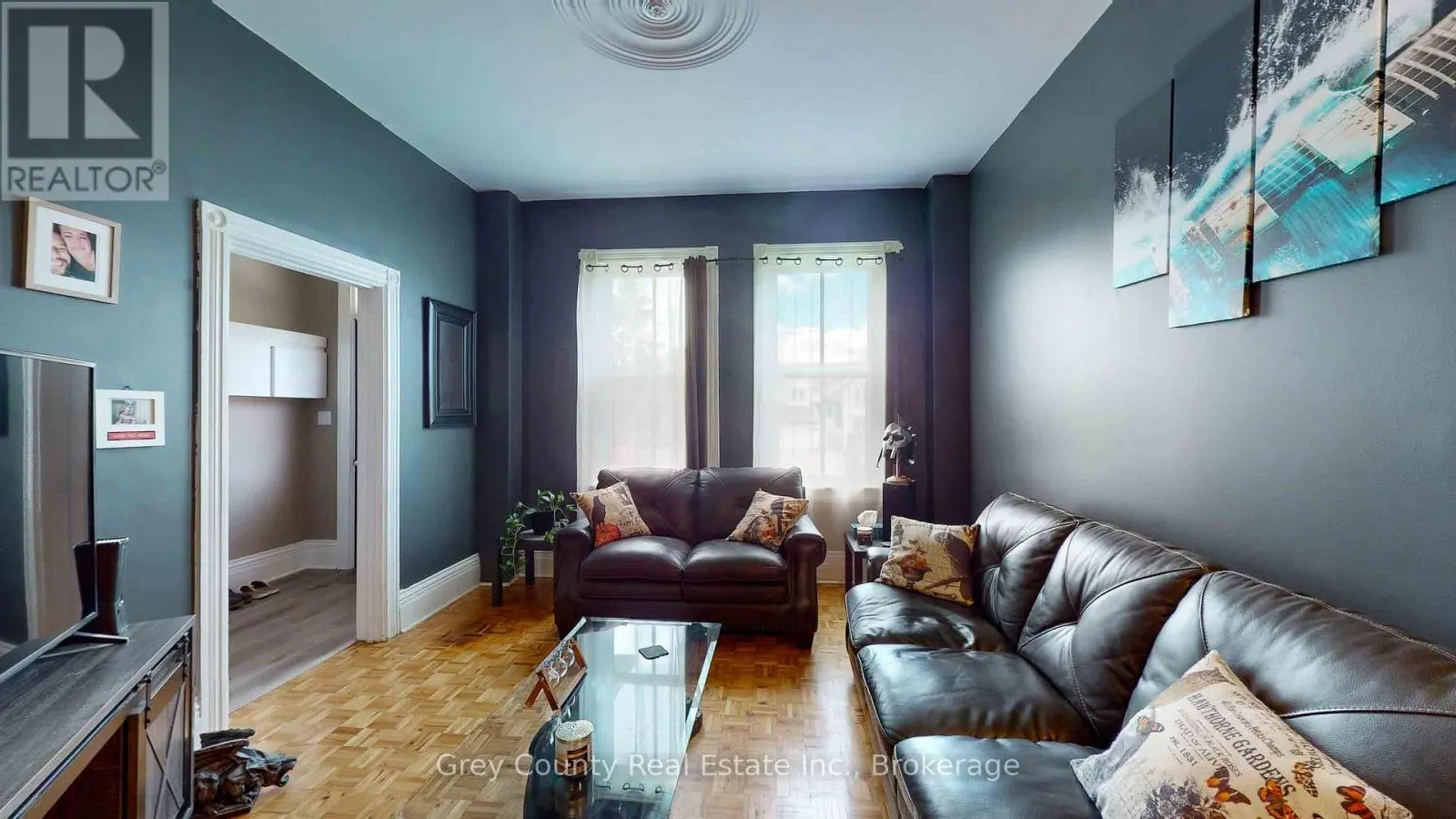 741 9TH STREET E