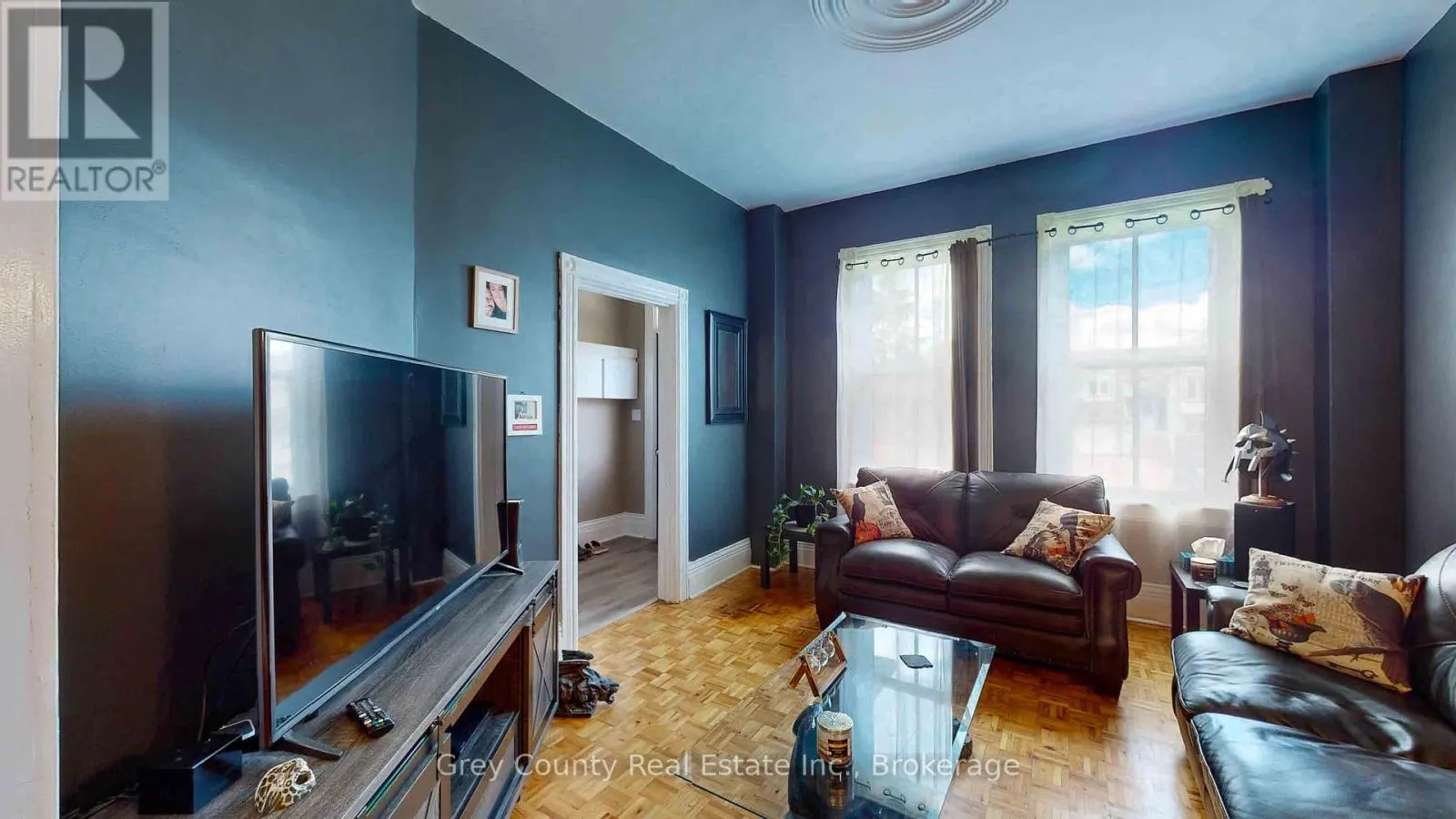 741 9TH STREET E