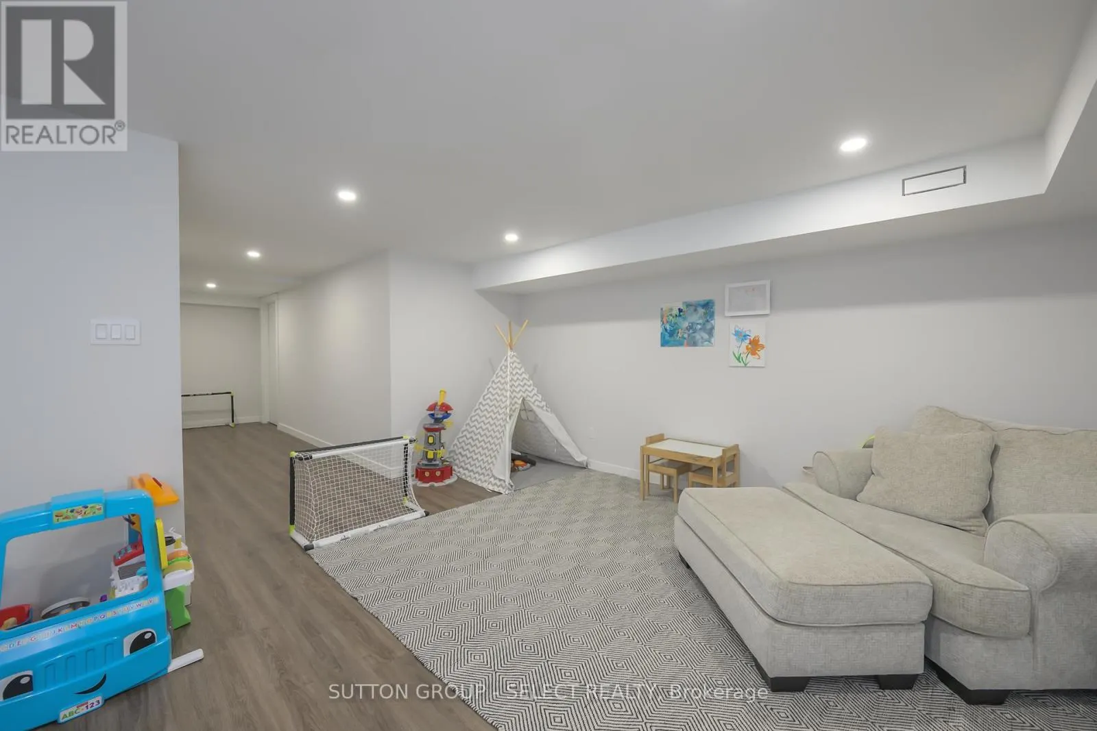 102 - 1328 COMMISSIONERS ROAD W, #102