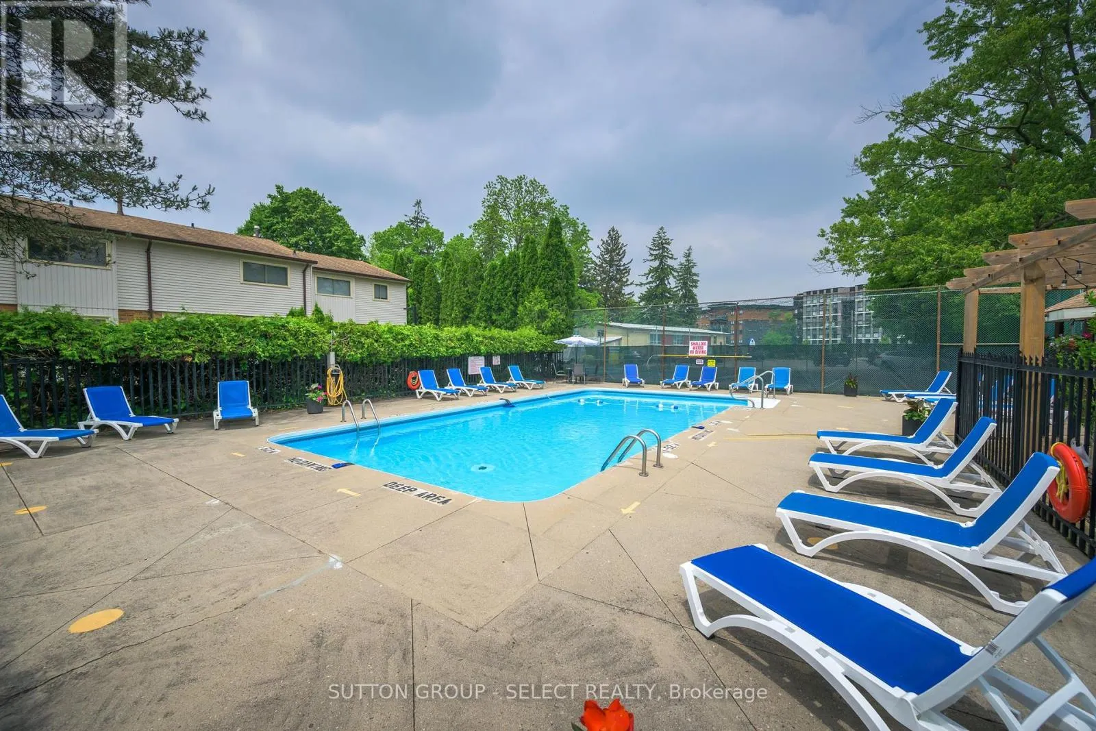 102 - 1328 COMMISSIONERS ROAD W, #102