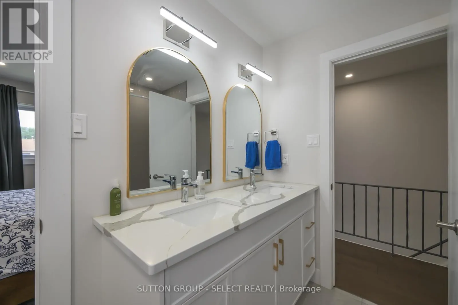 102 - 1328 COMMISSIONERS ROAD W, #102