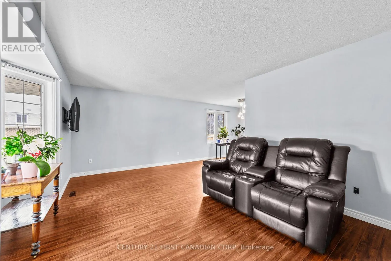 7 SIFTON DRIVE