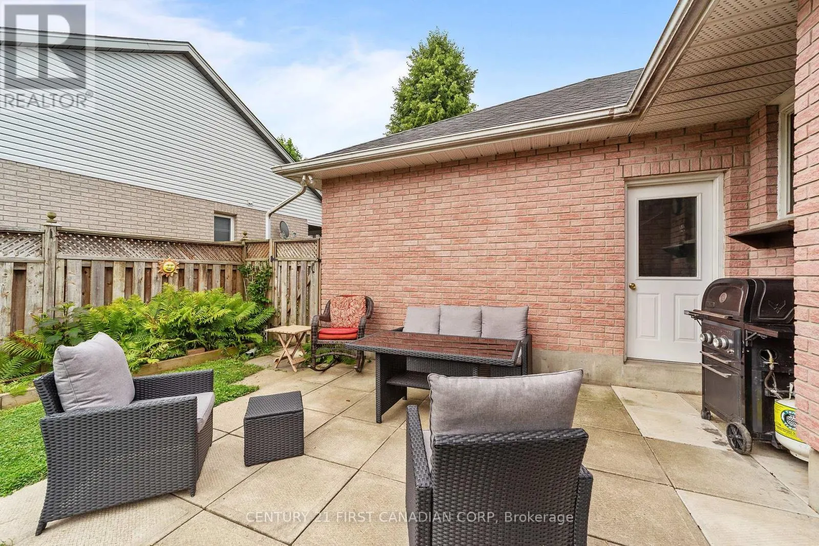 7 SIFTON DRIVE