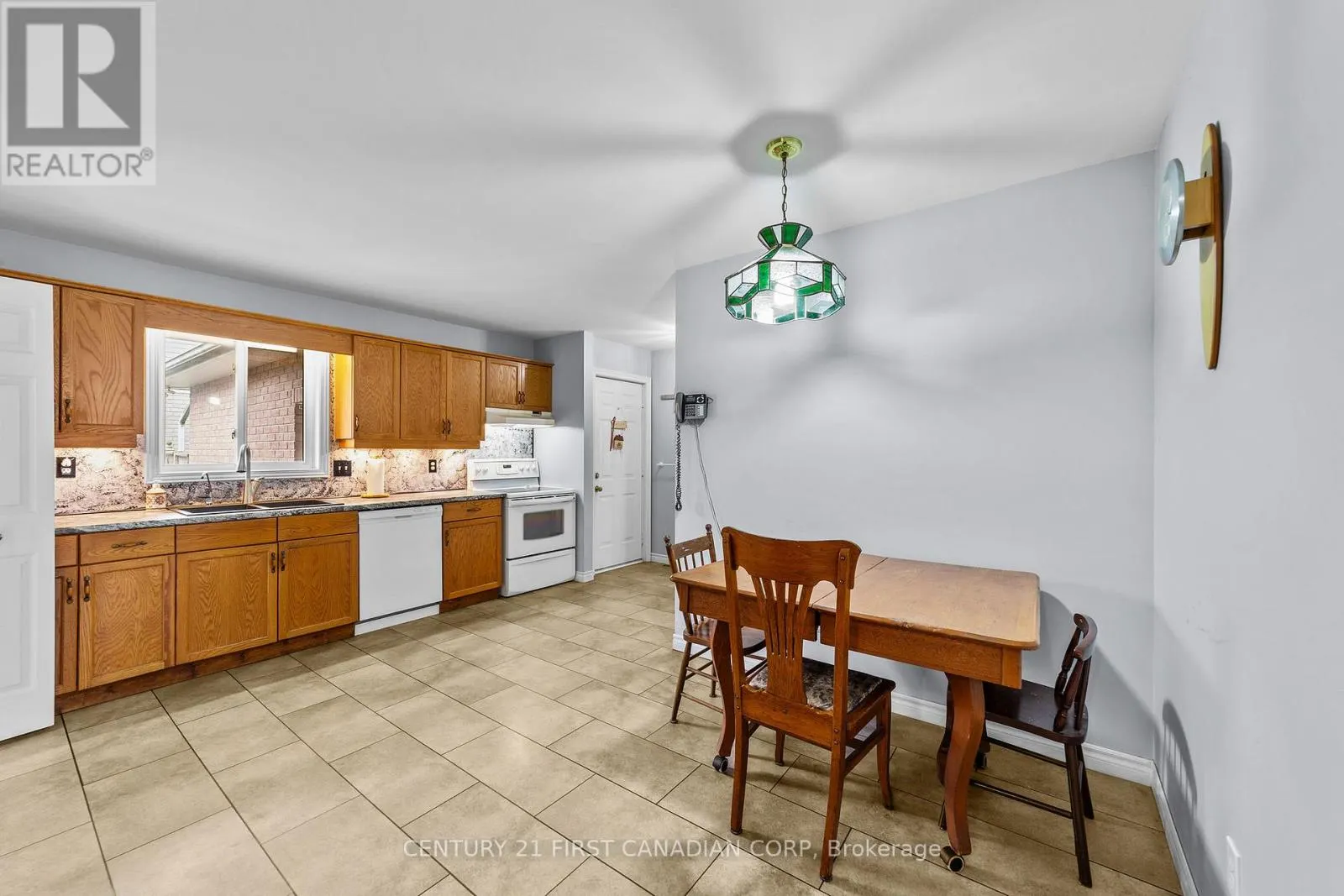 7 SIFTON DRIVE