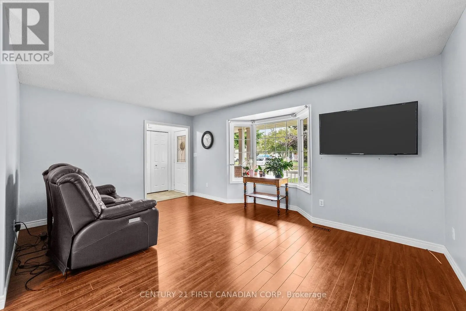 7 SIFTON DRIVE