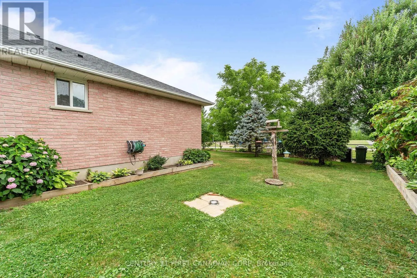 7 SIFTON DRIVE