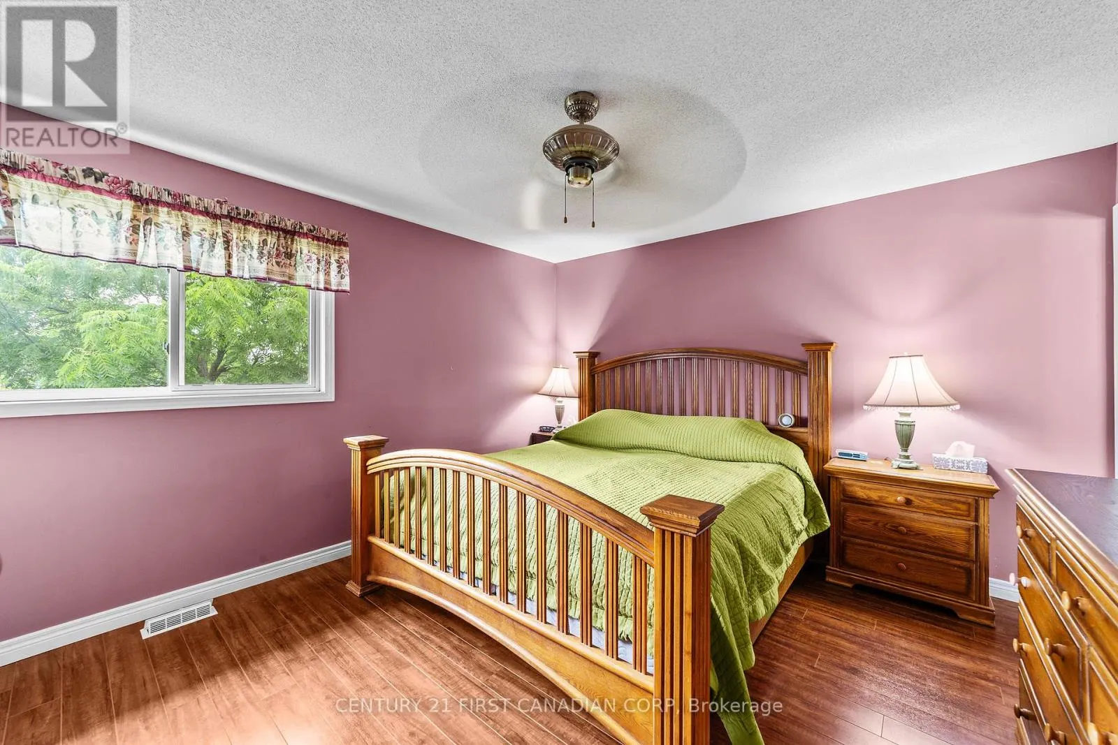 7 SIFTON DRIVE