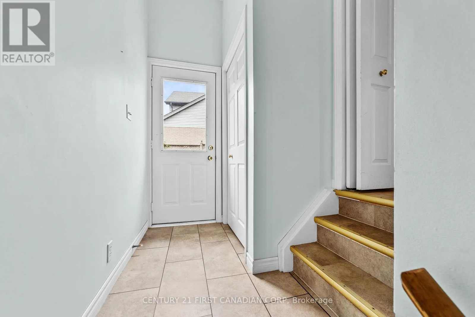 7 SIFTON DRIVE