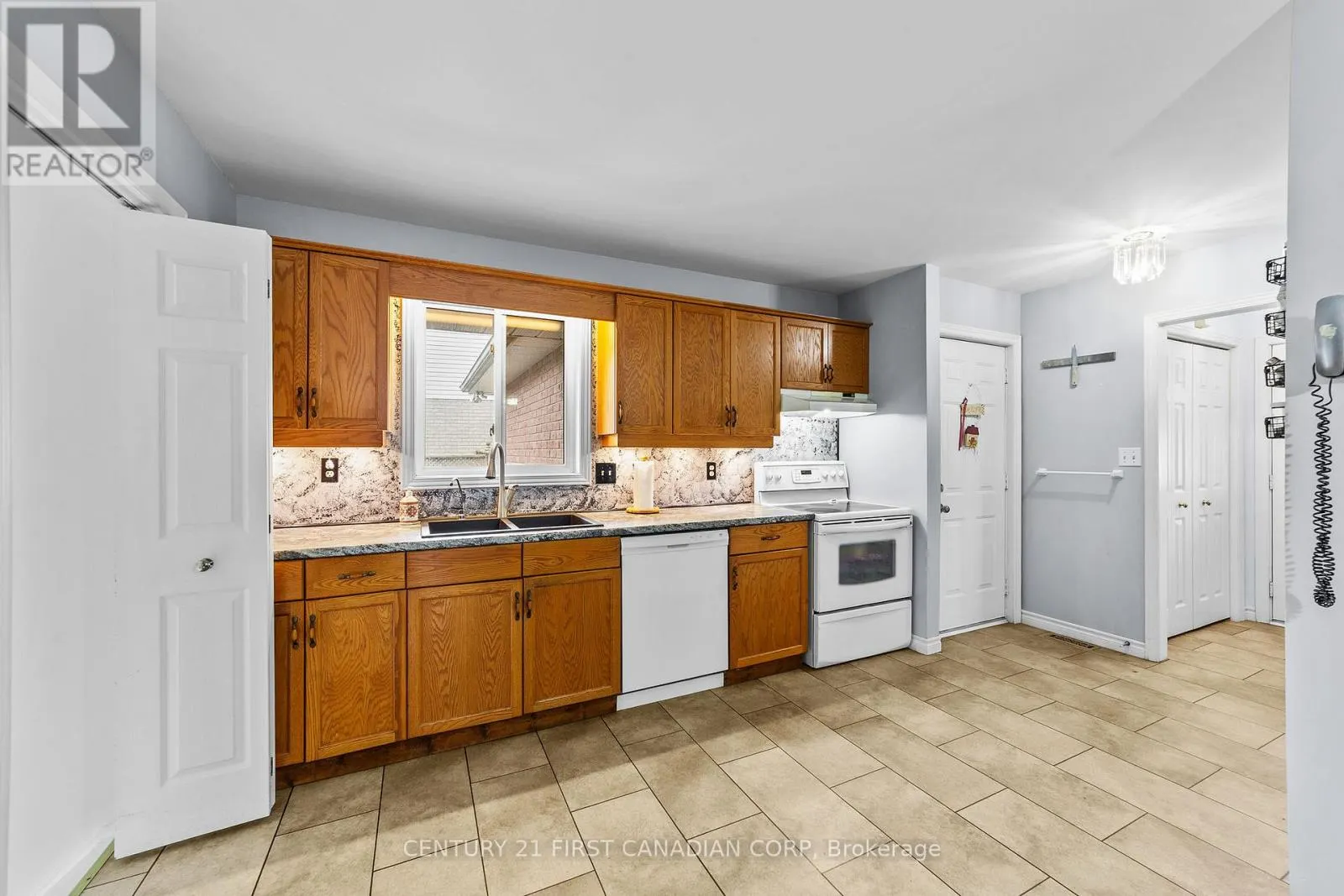 7 SIFTON DRIVE