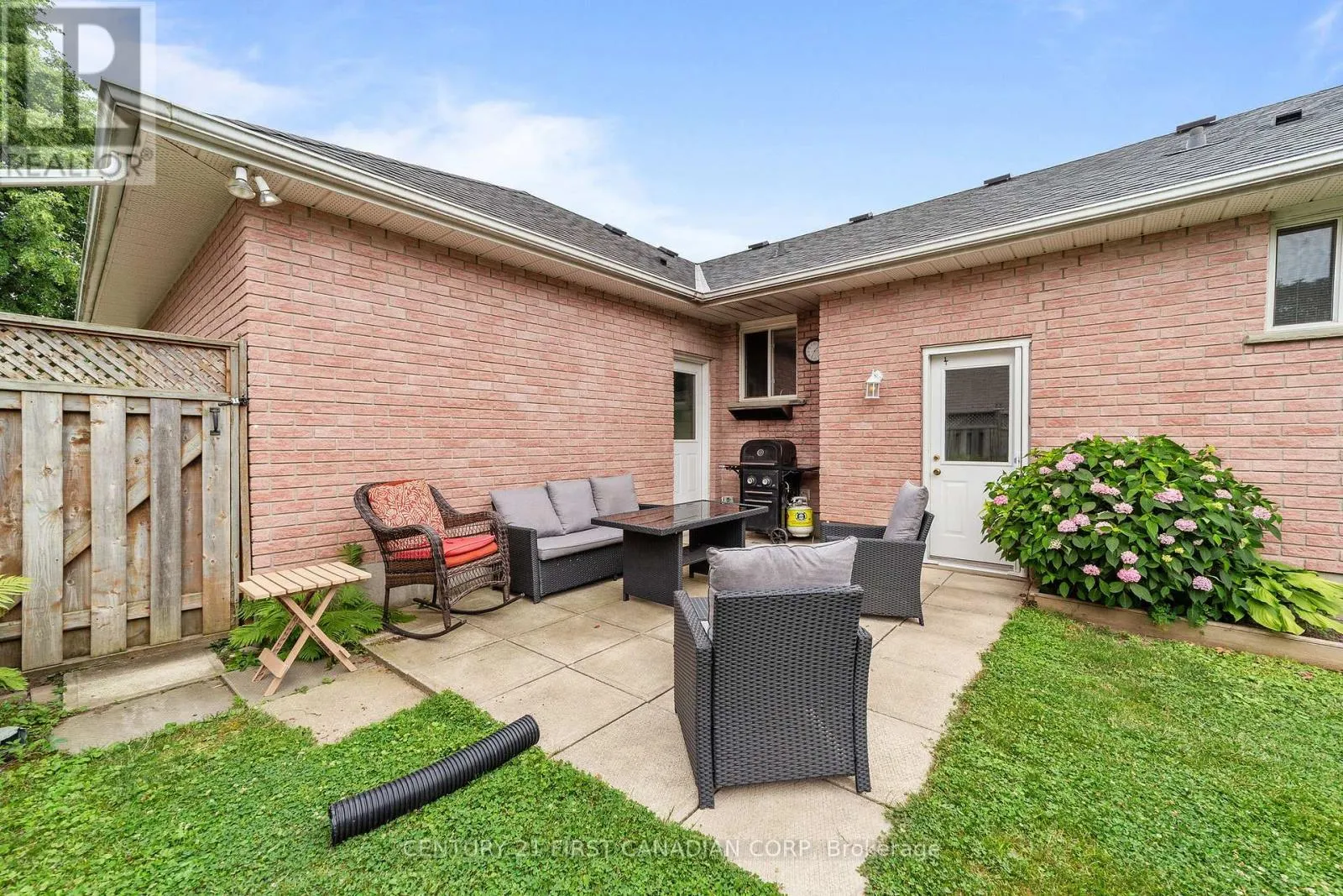 7 SIFTON DRIVE