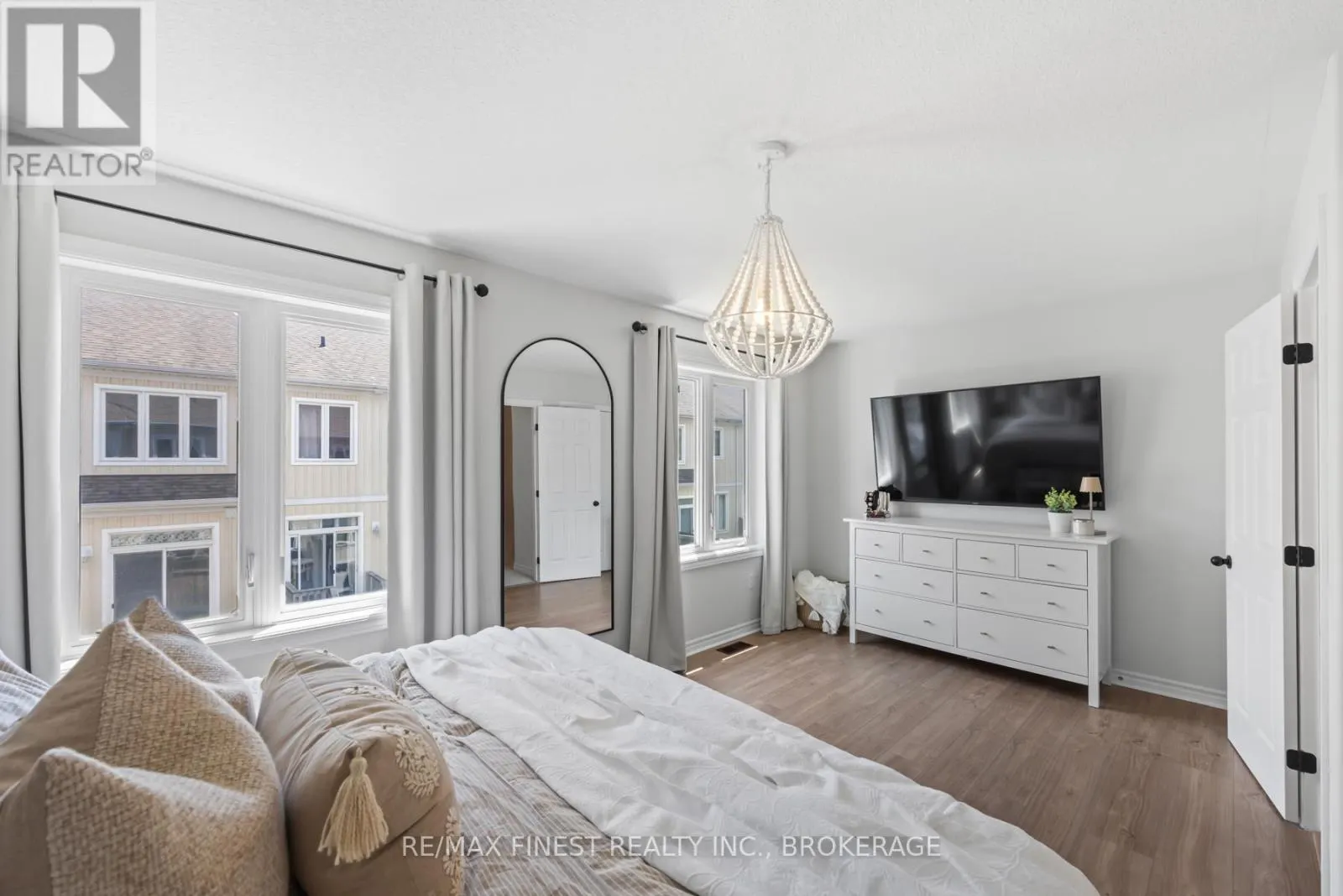 849 NEWMARKET LANE