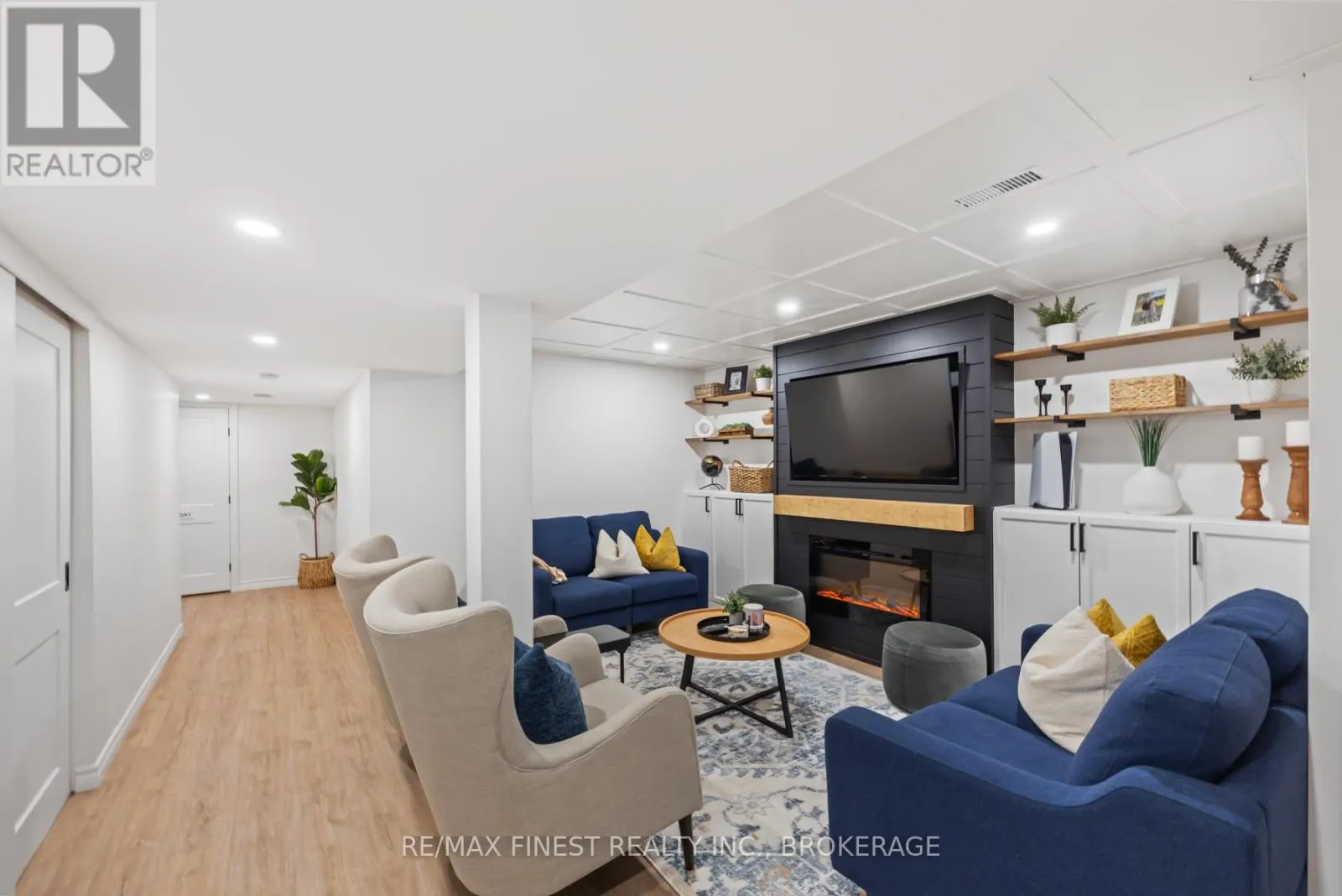 849 NEWMARKET LANE