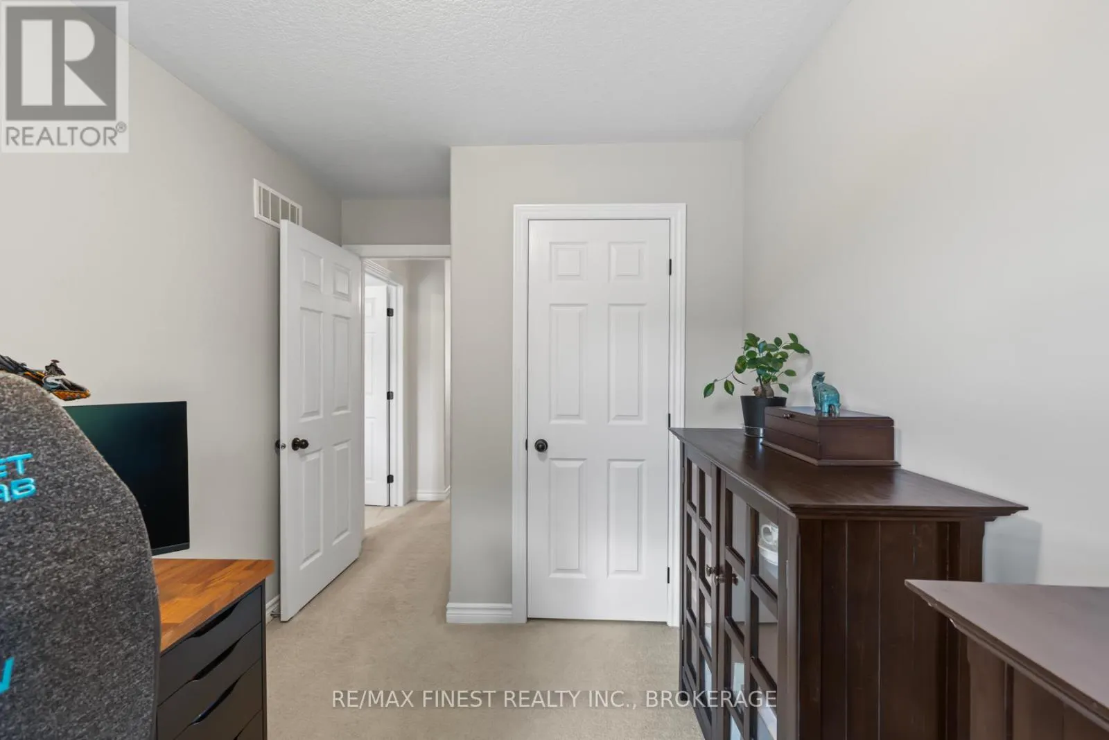 849 NEWMARKET LANE