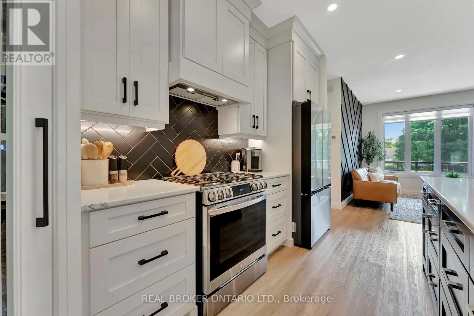 30 TANAGER DRIVE