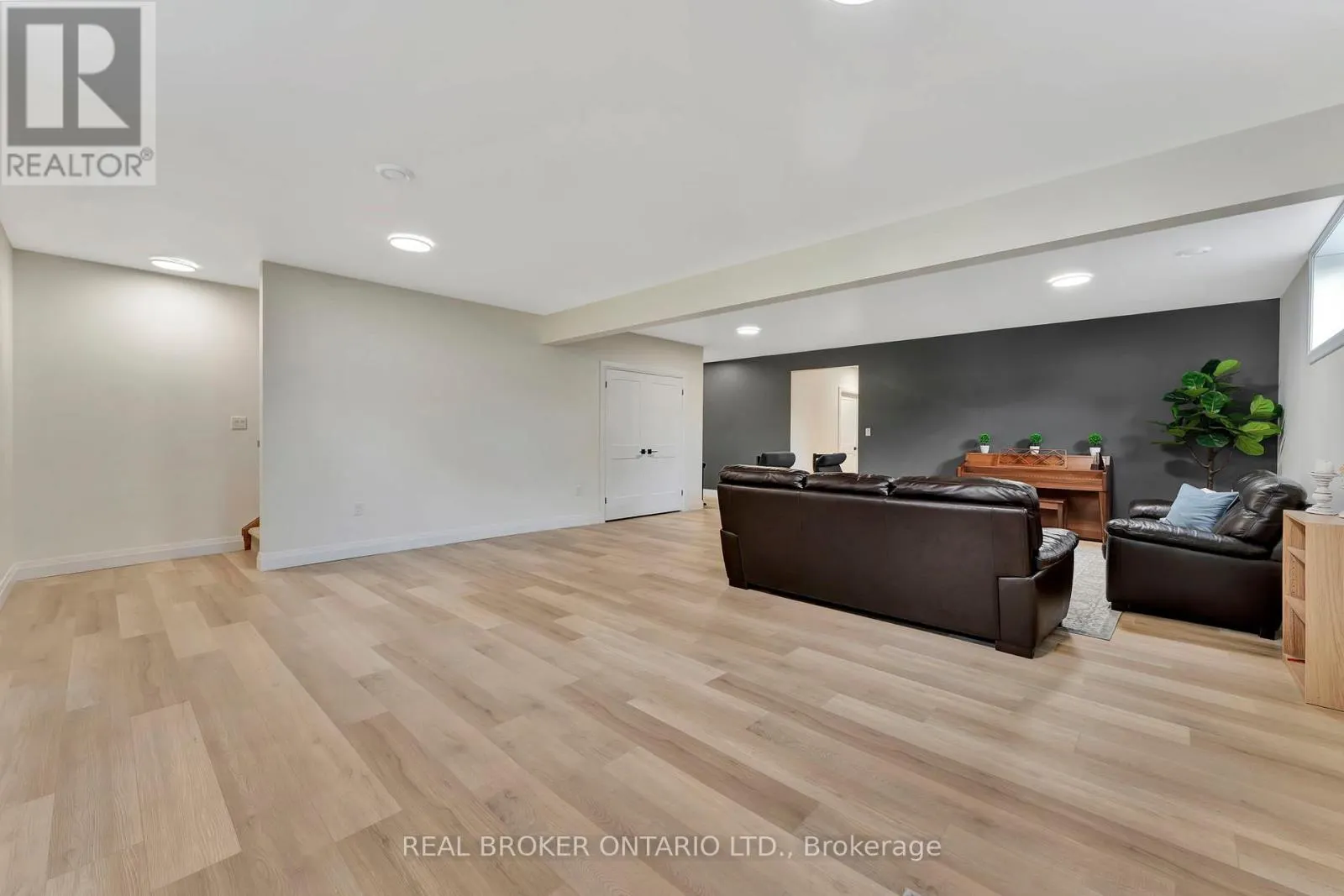 30 TANAGER DRIVE
