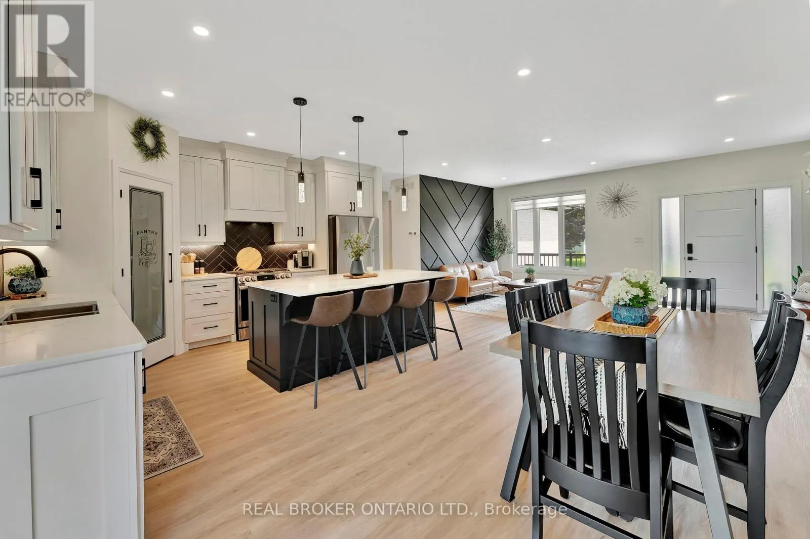 30 TANAGER DRIVE