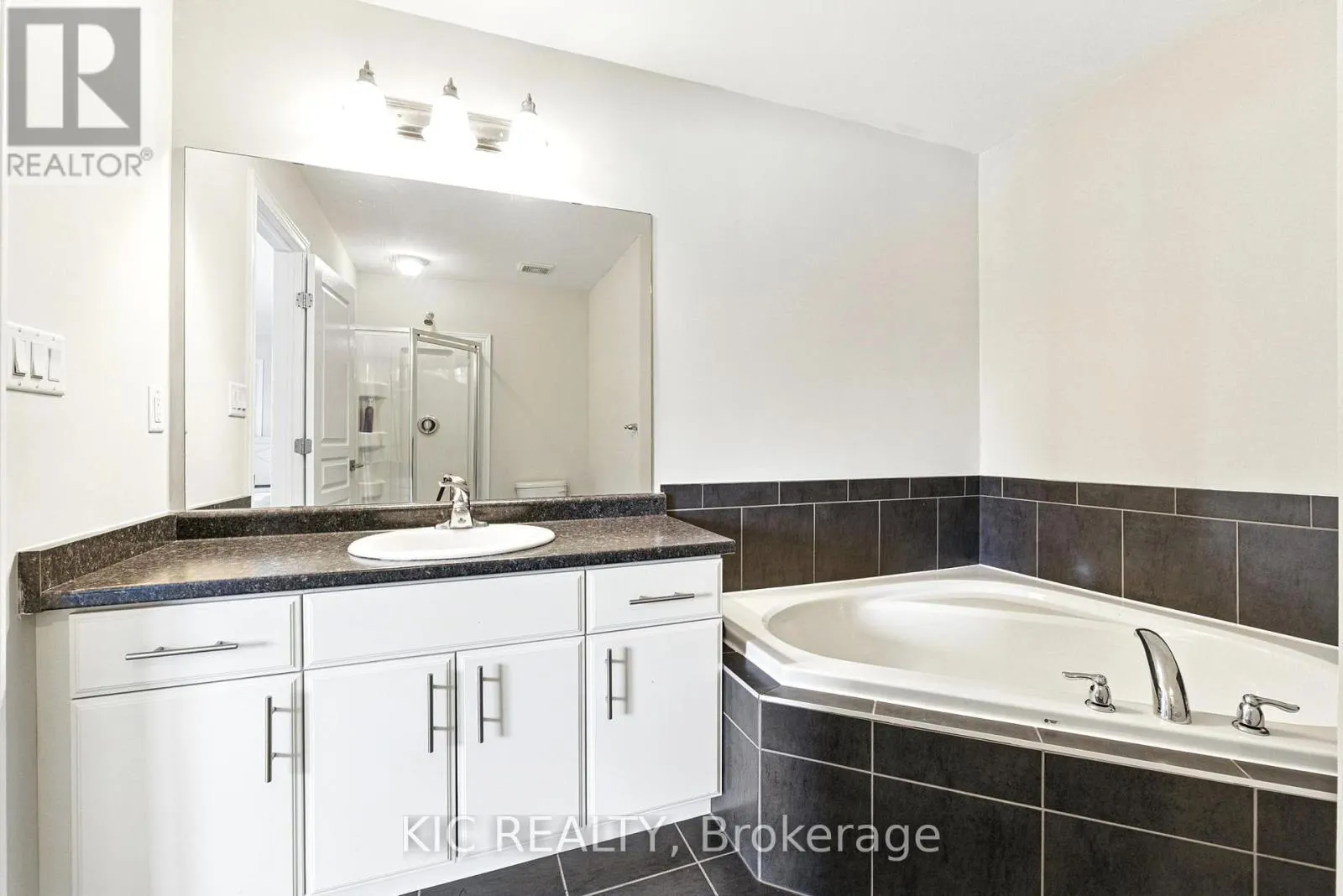 69 DODMAN CRESCENT