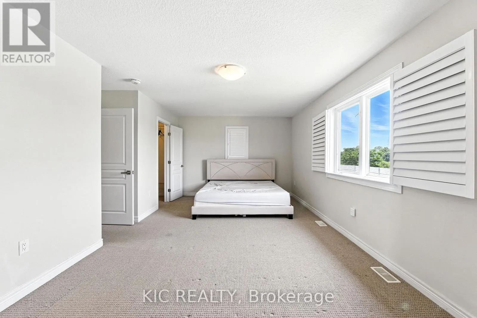 69 DODMAN CRESCENT