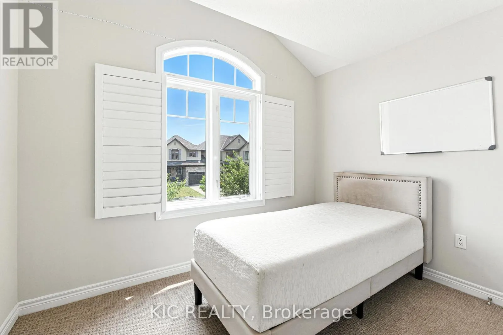 69 DODMAN CRESCENT