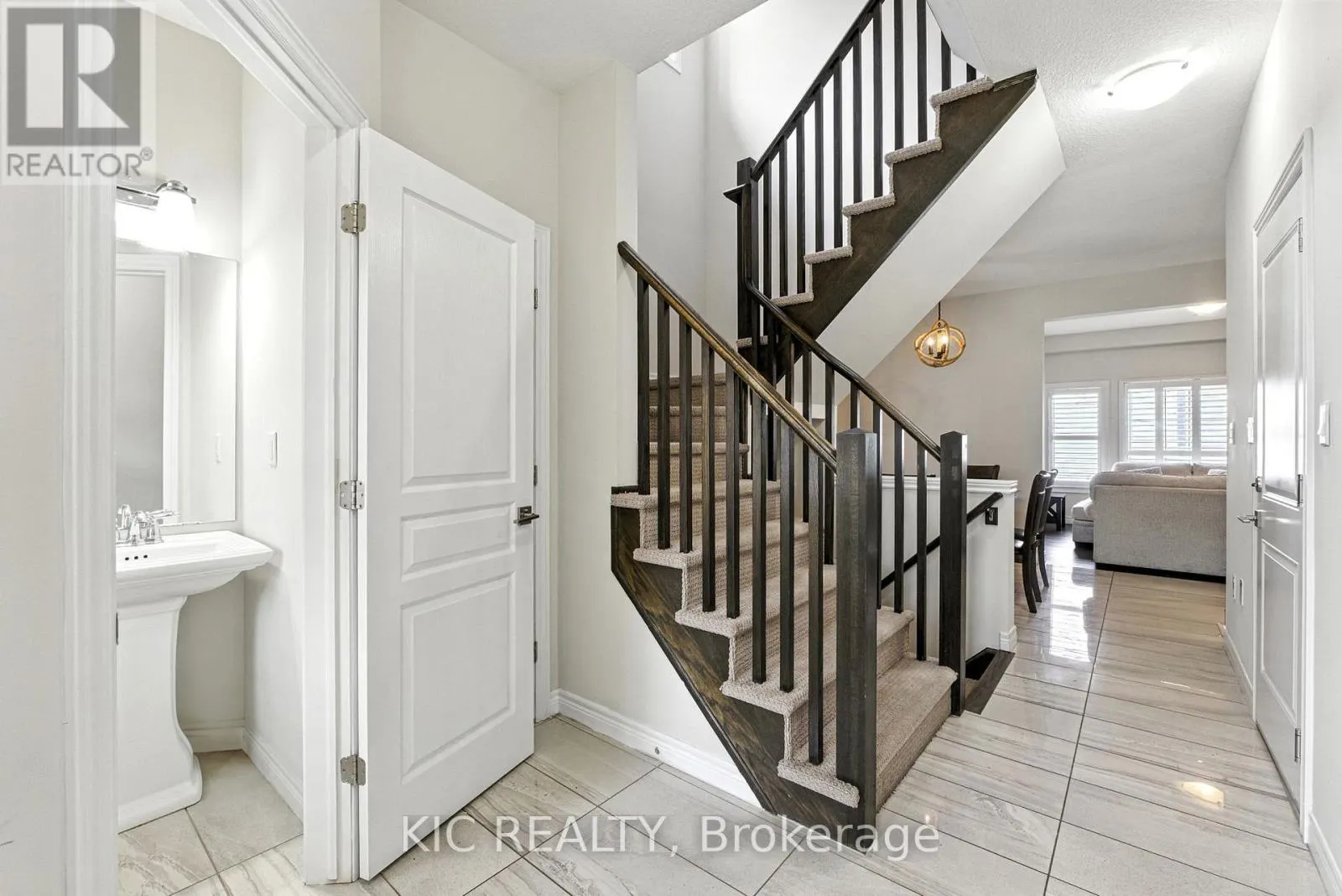 69 DODMAN CRESCENT