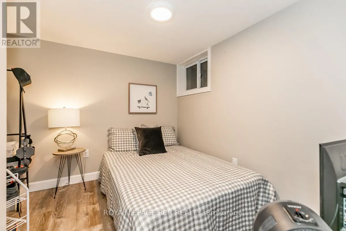 77 TRAFALGAR ROAD