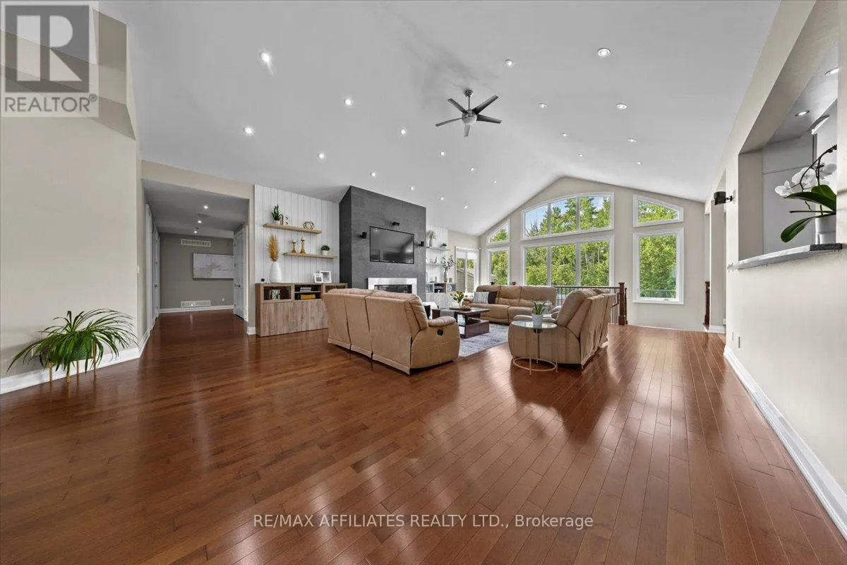 1610 LINKLAND COURT