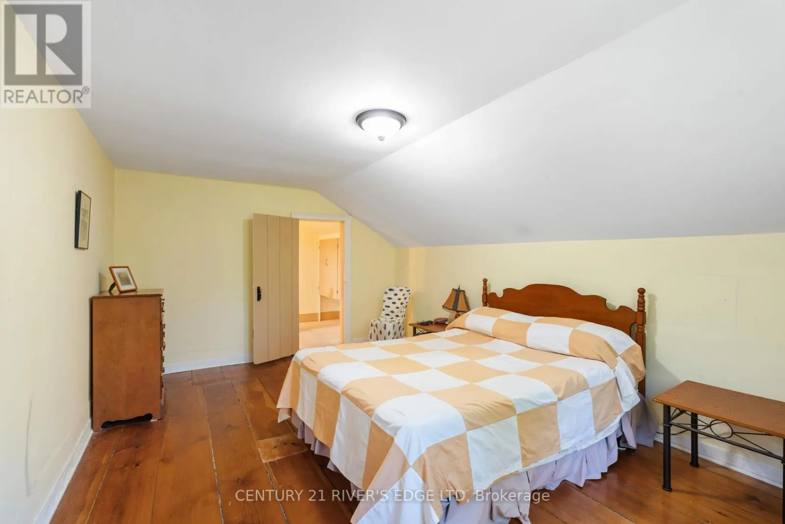 12084 LAKESHORE DRIVE