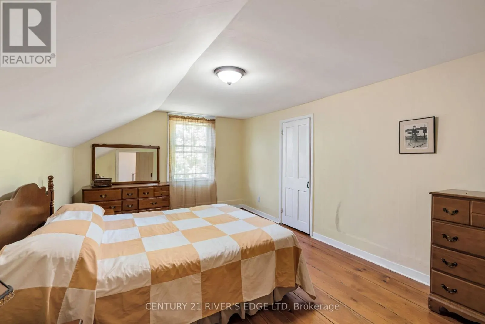 12084 LAKESHORE DRIVE