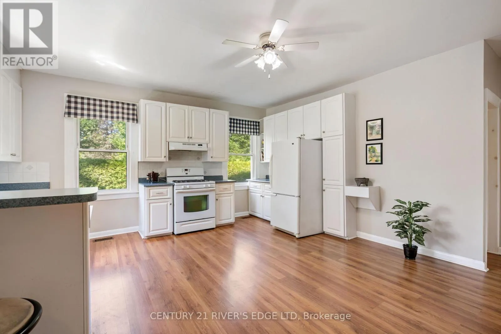 12084 LAKESHORE DRIVE