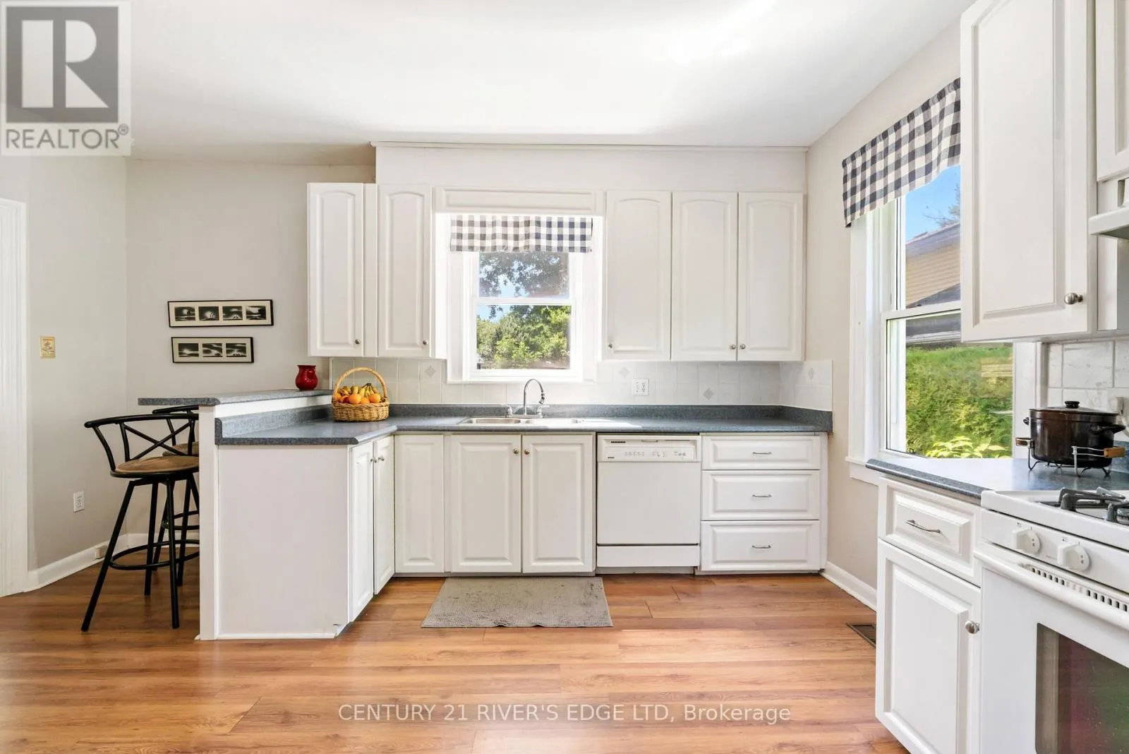 12084 LAKESHORE DRIVE