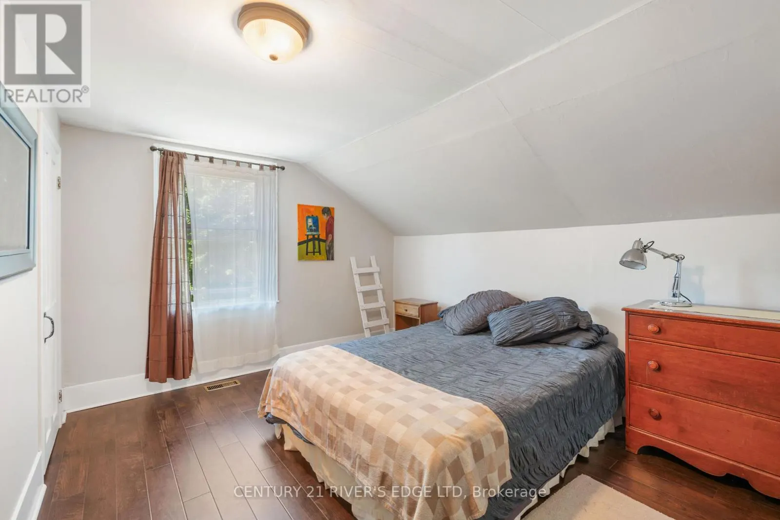 12084 LAKESHORE DRIVE