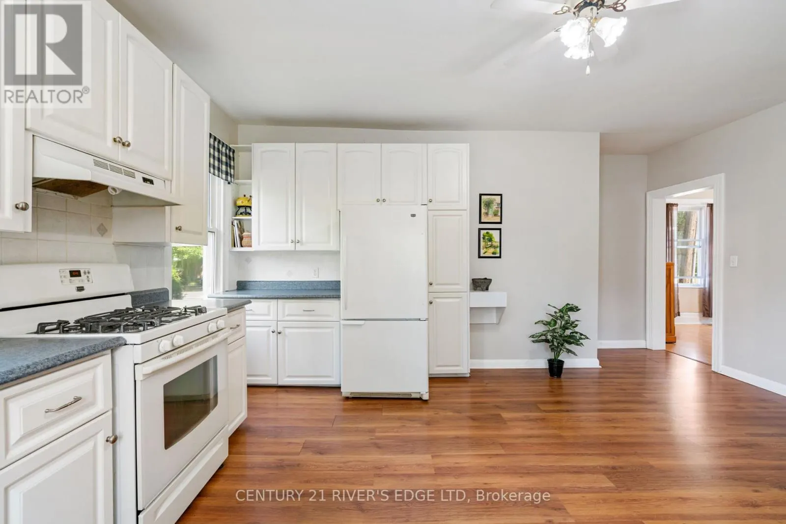12084 LAKESHORE DRIVE