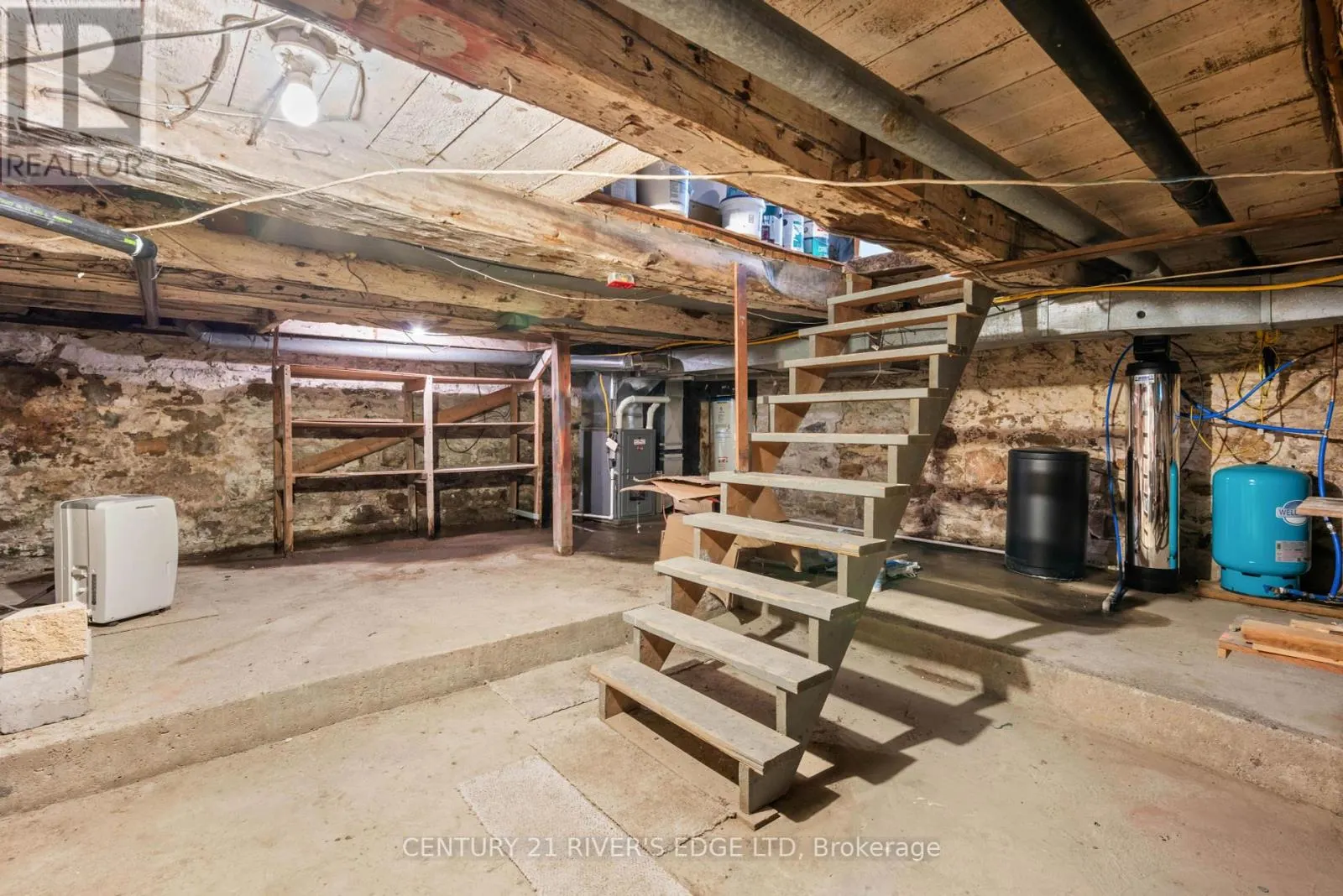 12084 LAKESHORE DRIVE