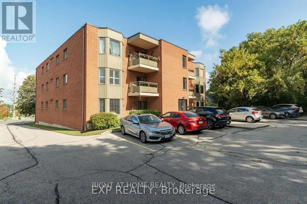 101 - 401 ERB STREET W