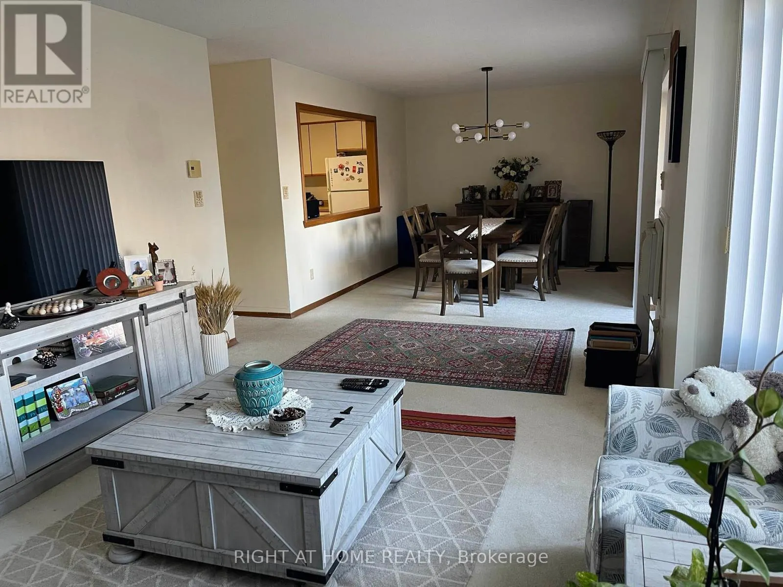 101 - 401 ERB STREET W