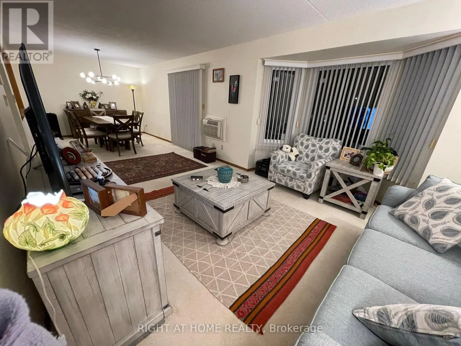 101 - 401 ERB STREET W